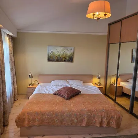Апартаменти Daugava Rrlux Penthouse With Fireplace And Free Parking